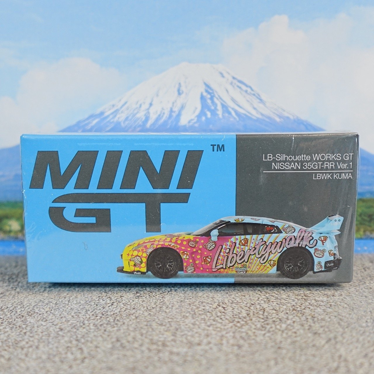 MINI GT 742 LB SILHOUETTE NISSAN 35 GT-RR LBWK KUMA